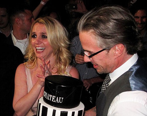 Britney Spears tổ chức sinh nhật cho hôn phu, Jason Trawick, ở Las Vegas.