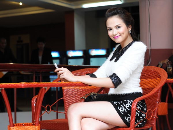Từ sau khi đăng quang Hoa hậu Thế giới người Việt 2010, Diễm Hương tích cực tham dự các sự kiện văn hóa và được mời làm giám khảo nhiều cuộc thi sắc đẹp.