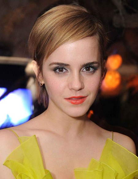 Emma Watson "lột xác" cá tính với tóc tém sau thành công rực rỡ của bộ phim Harry Potter Càng trưởng thành, sự nghiệp của ngôi sao nước Anh càng lên như "diều gặp gió" Emma Watson thời còn tóc dài, mới bước chân vào làng giải trí thế giới Gương mặt đẹp nhất thế giới thuở còn là cô nhóc niềng răng... ...hồi học trung học