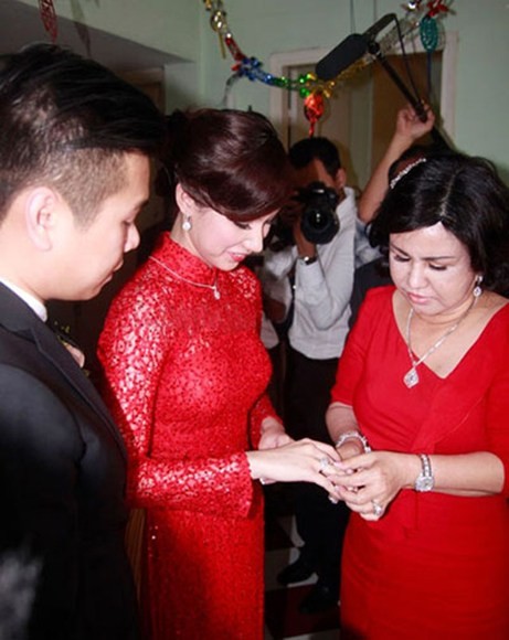 Quỳnh Chi và mẹ chồng trong ngày cưới