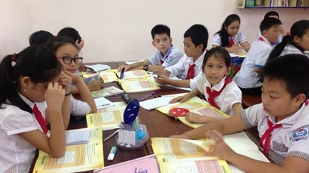 Học sinh Trường THCS Nam Hà (tỉnh Hà Tĩnh) đang học theo mô hình trường học mới (Ảnh: Tienphong.vn).