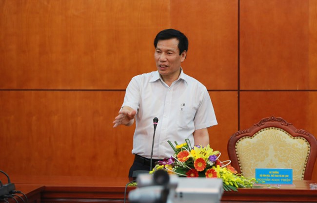 Bộ trưởng Nguyễn Ngọc Thiện chỉ đạo tại buổi làm việc.