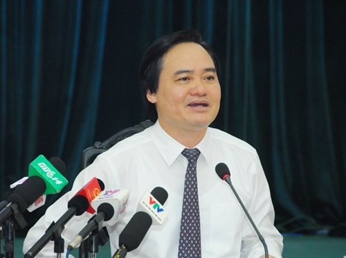 Bộ trưởng Bộ Giáo dục và Đào tạo Phùng Xuân Nhạ (Ảnh: giaoduc.net.vn).