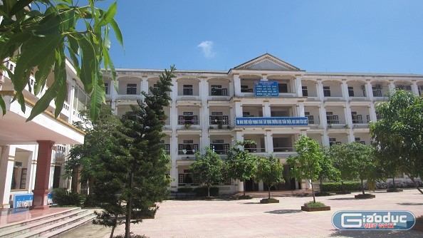 Trường Trung học Cơ sở Nam Hồng, thị xã Hồng Lĩnh là một trong những trường đã bỏ mô hình VNEN trong năm học 2016-2017.