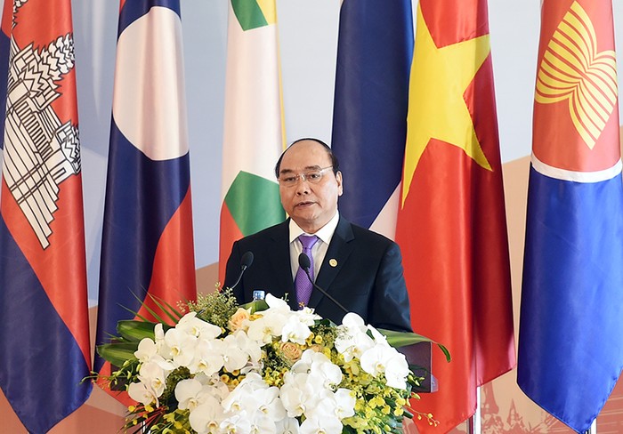 Thủ tướng Nguyễn Xuân Phúc đã phát biểu khai mạc Hội nghị cấp cao Chiến lược hợp tác kinh tế Ayeyawady-Chao Phraya-Mekong (ACMECS) lần thứ 7, Hội nghị cấp cao Hợp tác Campuchia-Lào-Myanmar-Việt Nam (CLMV) lần thứ 8.