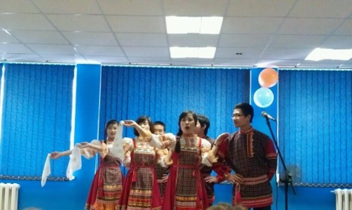 Du học sinh Việt tự tin trình diễn trên sân khấu