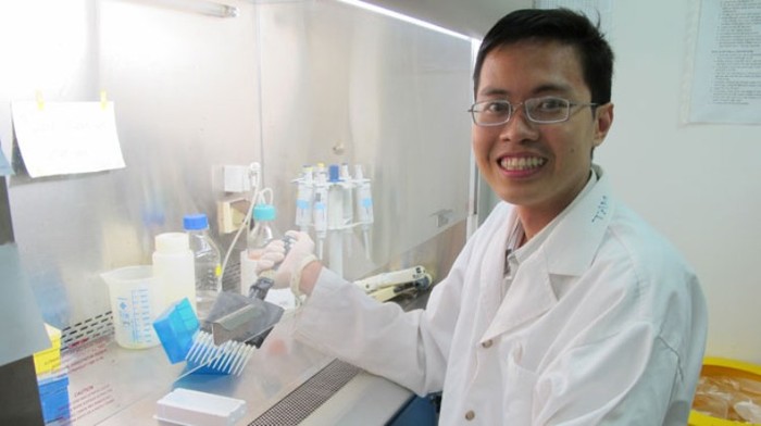 Nguyễn Kiến Trúc Giang làm việc trong phòng thí nghiệm - Ảnh do nhân vật cung cấp