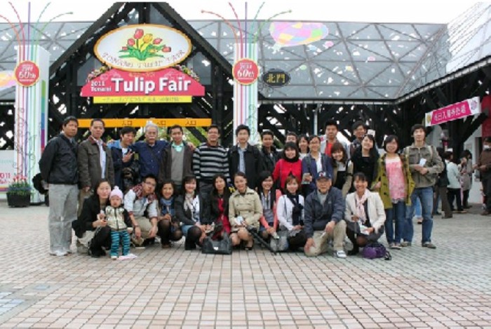Hội Sinh Viên Việt Kindai đi Lễ hội hoa Tulip Fair – Toyama tháng 5/2011