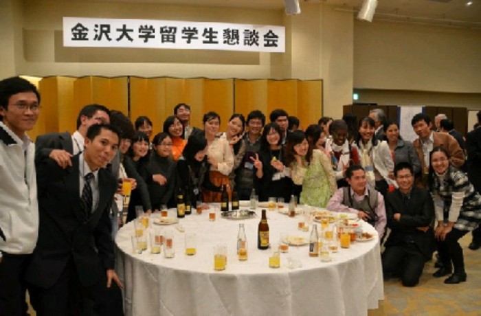 Du học sinh Việt tham gia buổi Giao lưu sinh viên Quốc tế của trường Kanazawa