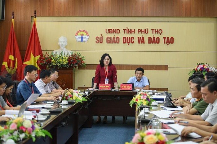 Thứ trưởng Ngô Thị Minh phát biểu tại buổi làm việc với Ban Chỉ đạo Kỳ thi tốt nghiệp trung học phổ thông năm 2022 tỉnh Phú Thọ. (Ảnh: Bộ Giáo dục và Đào tạo)