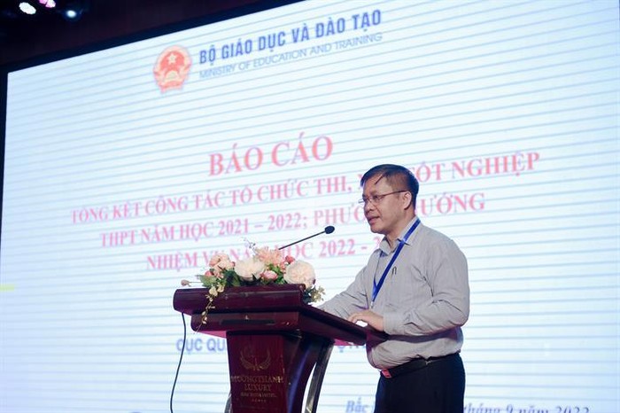 Phó Cục trưởng phụ trách Cục Quản lý chất lượng Lê Mỹ Phong báo cáo tại hội nghị. Nguồn: Bộ Giáo dục và Đào tạo