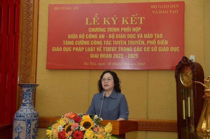 Thứ trưởng Ngô Thị Minh phát biểu tại buổi lễ. Nguồn: Báo Công an nhân dân
